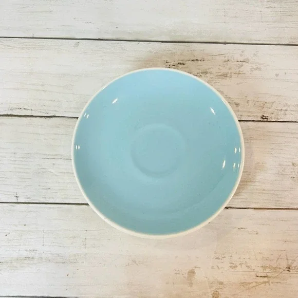 VINTAGE 1950's Harkerware Floral Plates and Solid Blue Plates, 4 Dinner/ 4 Salad - Picture 4 of 6